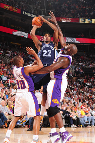 他正在与队 他正在与队